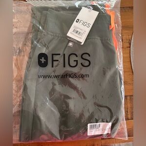 Figs high waisted Zamora jogger scrub pants. Women’s